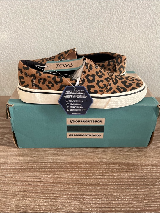 Toms Other - Toms Kids Leopard Print Slip-On Sneakers - Brown & Black